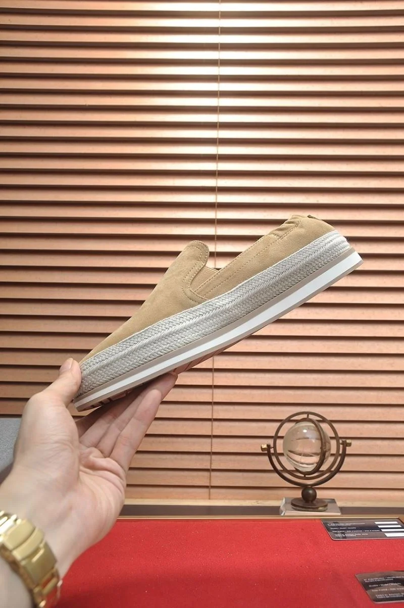 Flexible Prada Low Shoes 35359