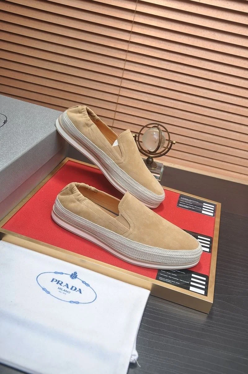 Flexible Prada Low Shoes 35359