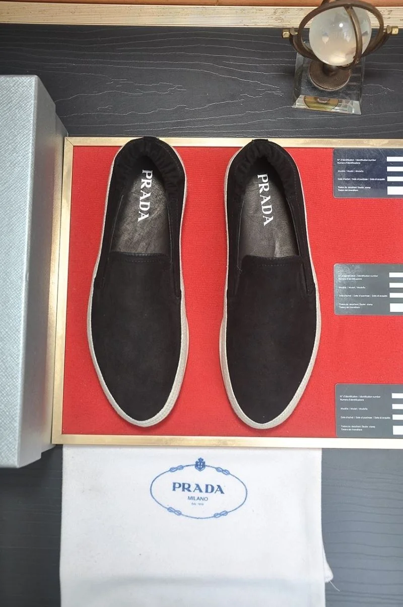 Lightweight Prada Low Shoes 35371