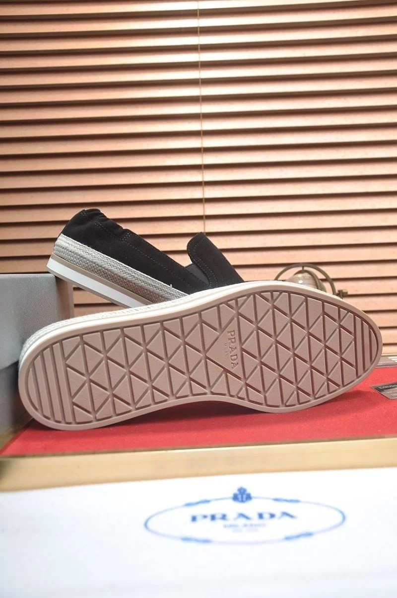 Lightweight Prada Low Shoes 35371