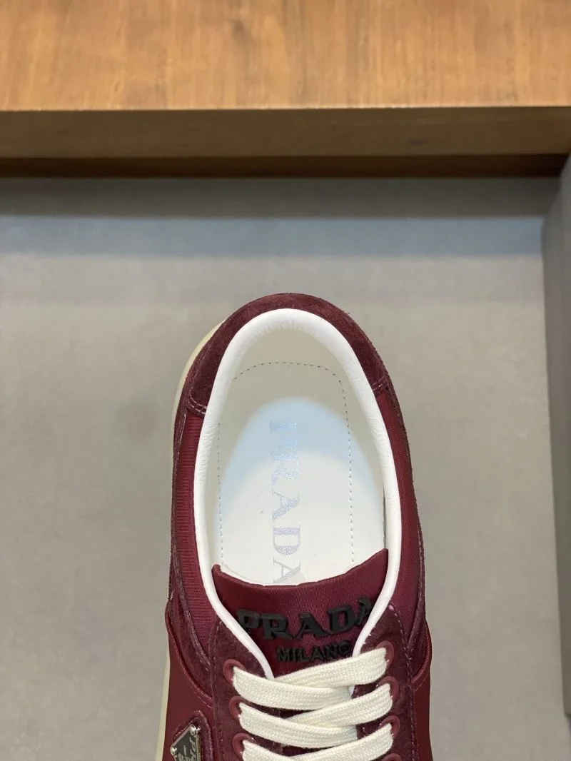 Prada Low Shoes Attractive 35368