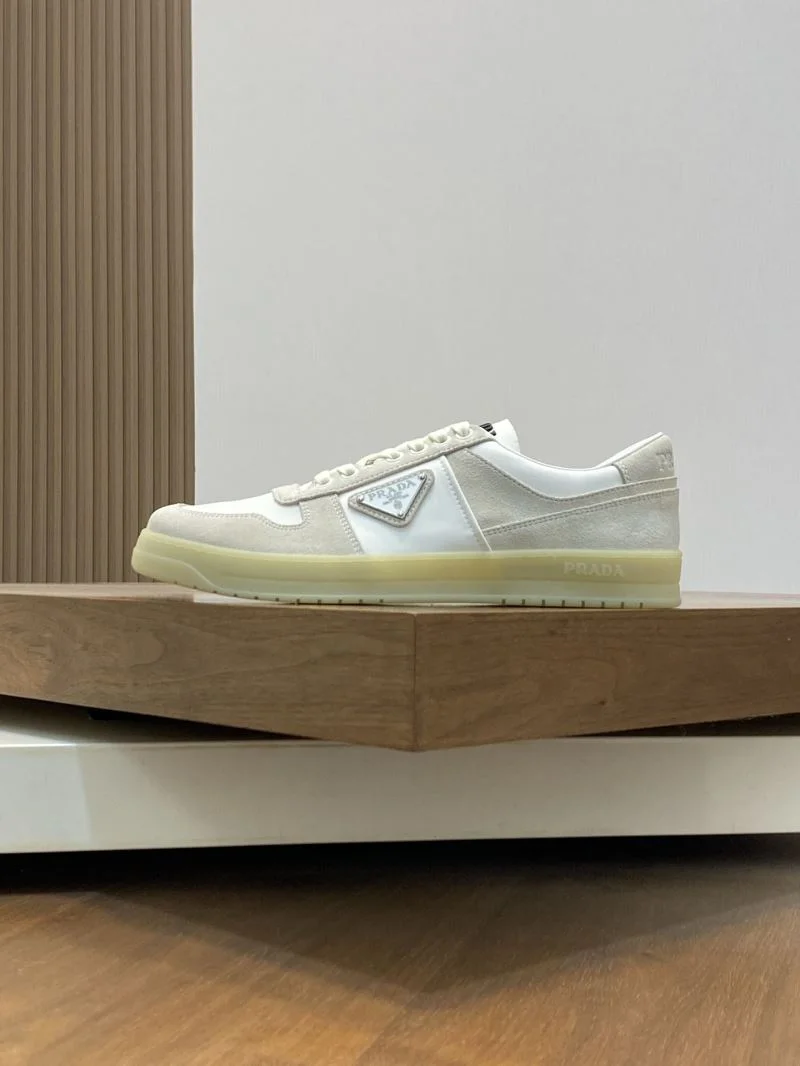 Flexible Prada Low Shoes 35365