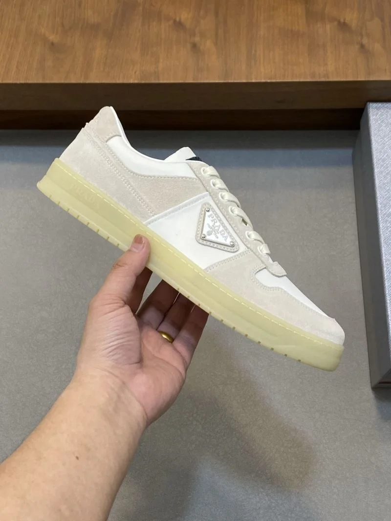Flexible Prada Low Shoes 35365