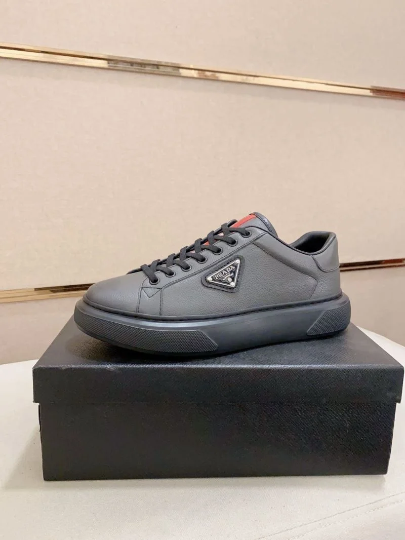 EyeCatching Prada Low Shoes 35363