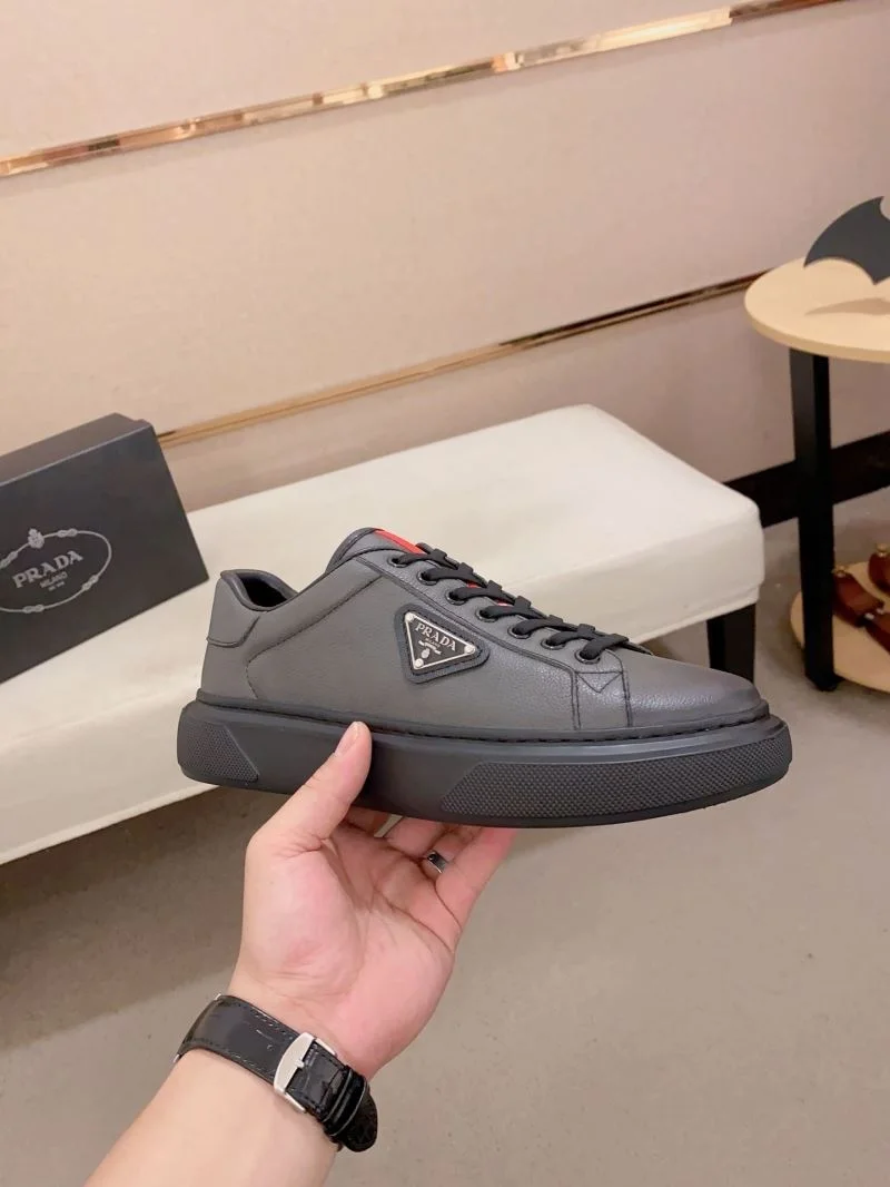 EyeCatching Prada Low Shoes 35363
