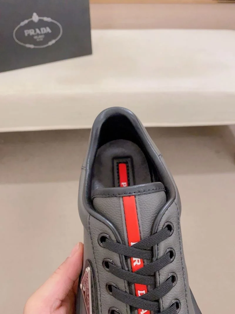 EyeCatching Prada Low Shoes 35363