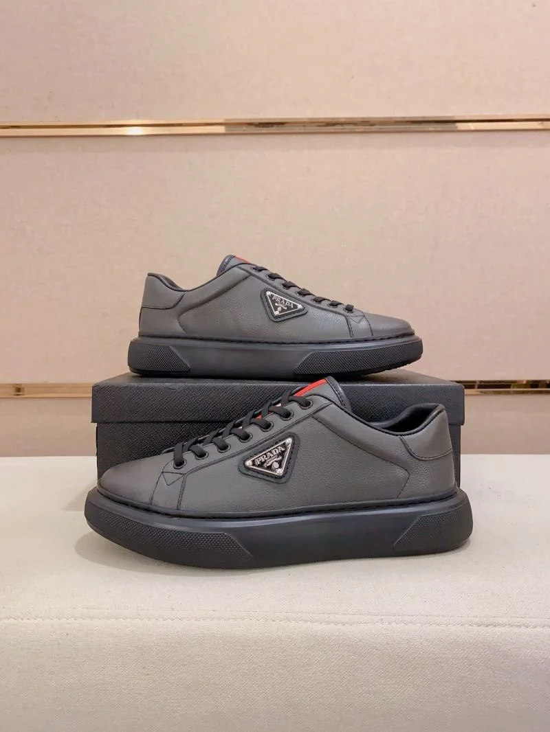 EyeCatching Prada Low Shoes 35363