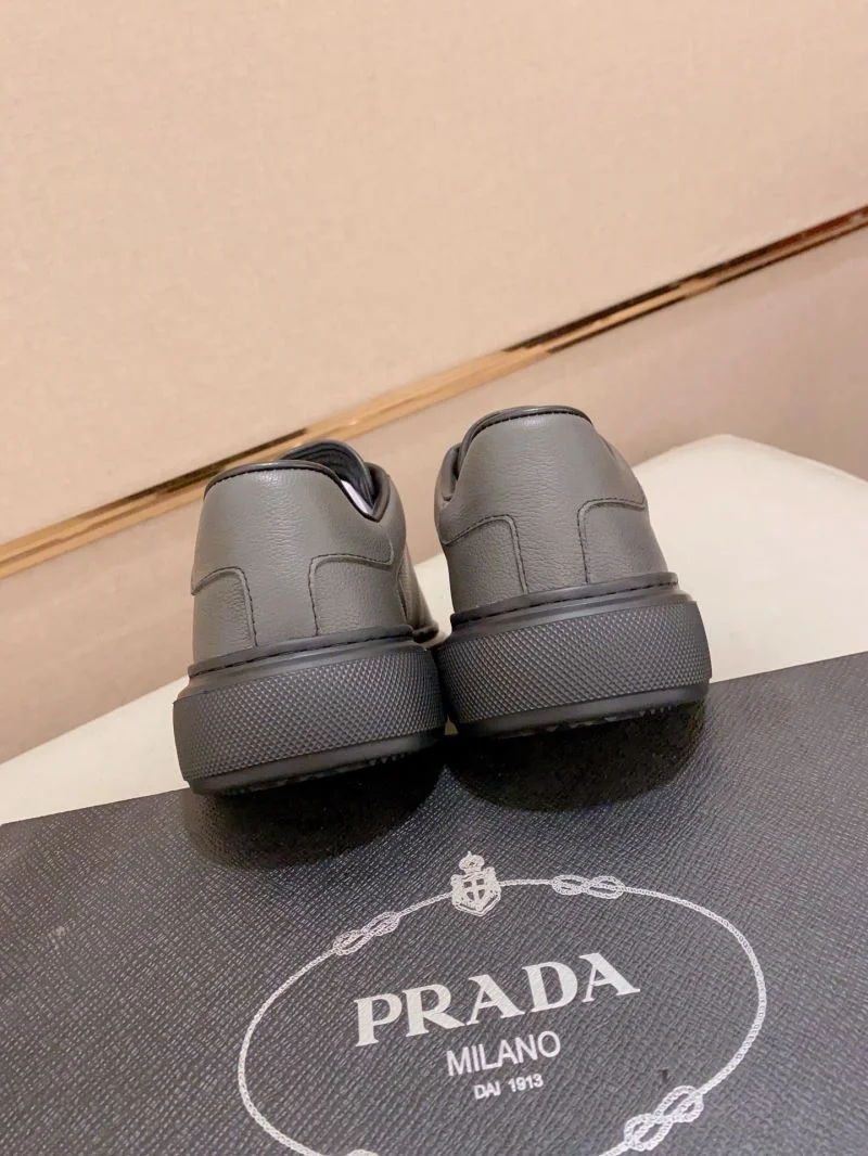 EyeCatching Prada Low Shoes 35363