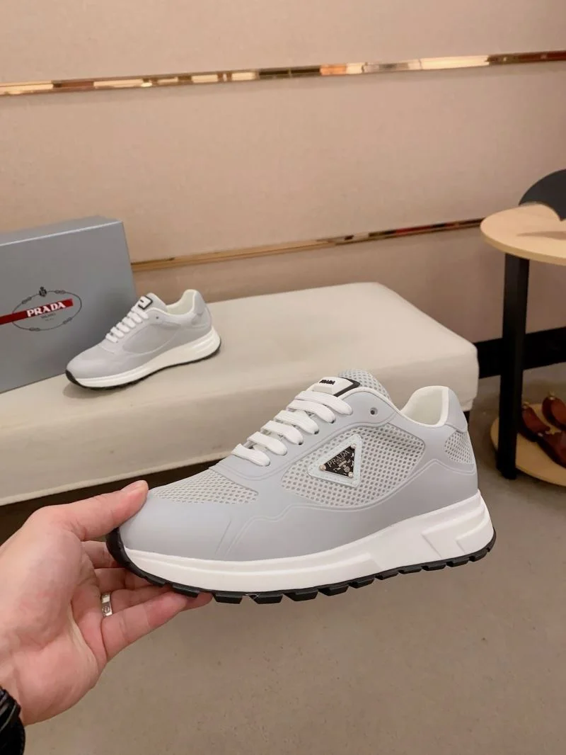 Prada Low Shoes Trendsetting 35339
