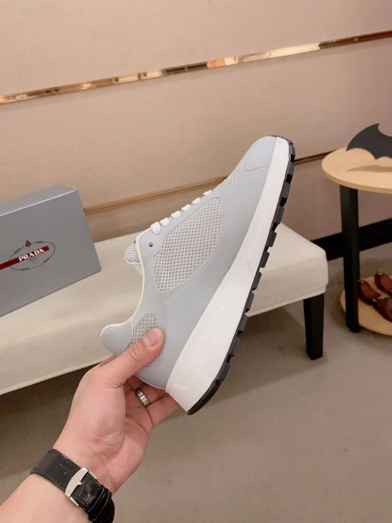 Prada Low Shoes Trendsetting 35339