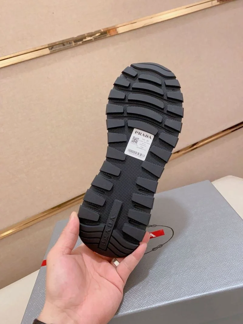 Prada Low Shoes Trendsetting 35339