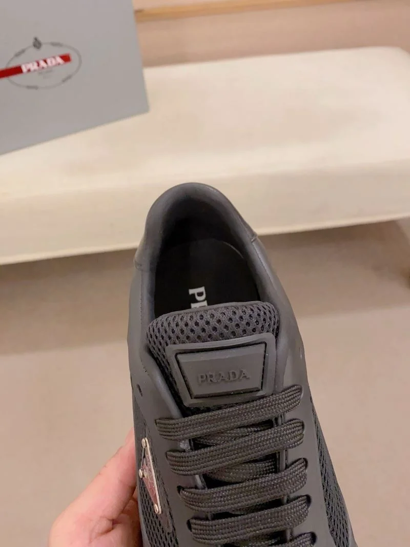 Modern Prada Low Shoes 35330