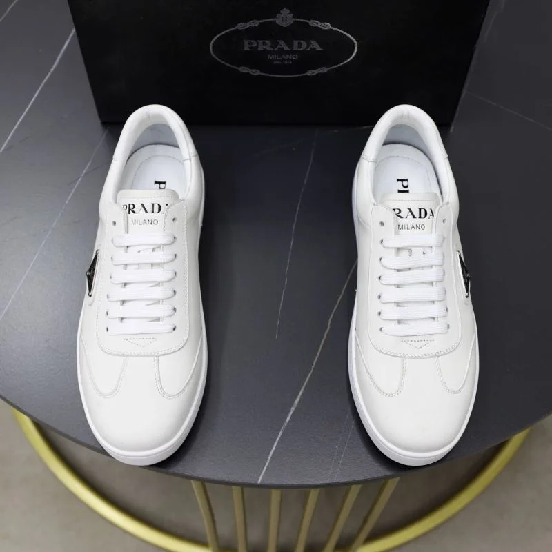 Prada Low Shoes Effortless 35321