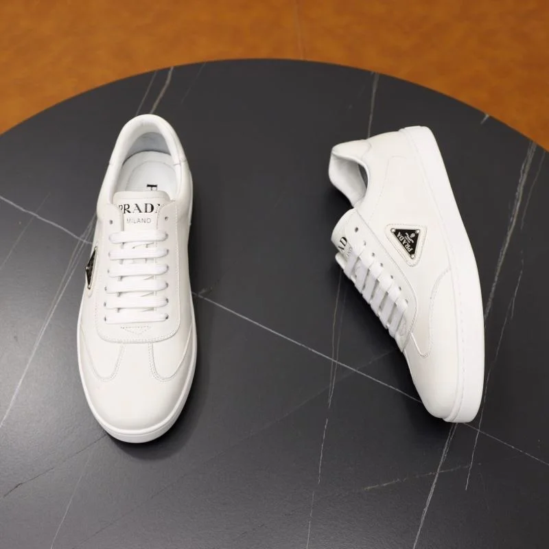 Prada Low Shoes Effortless 35321
