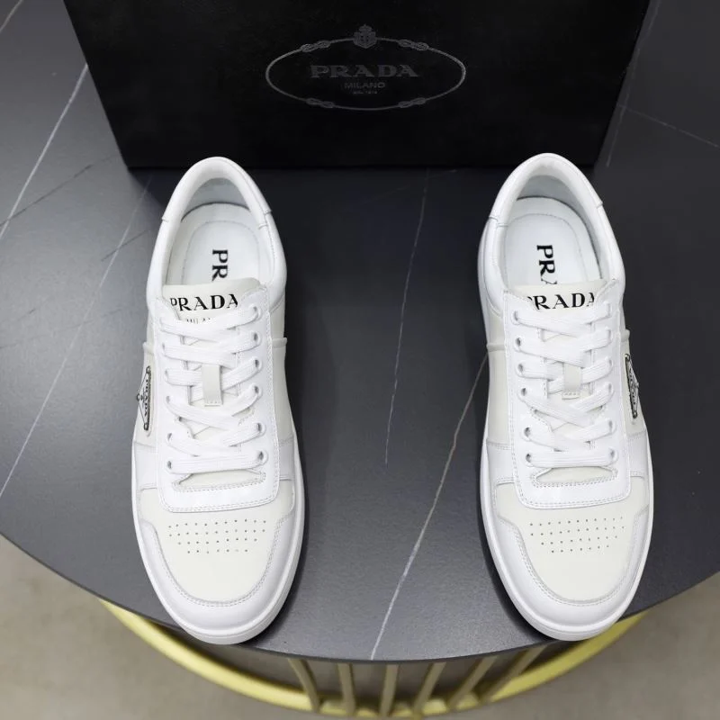 Prada Low Shoes Trendy 35332