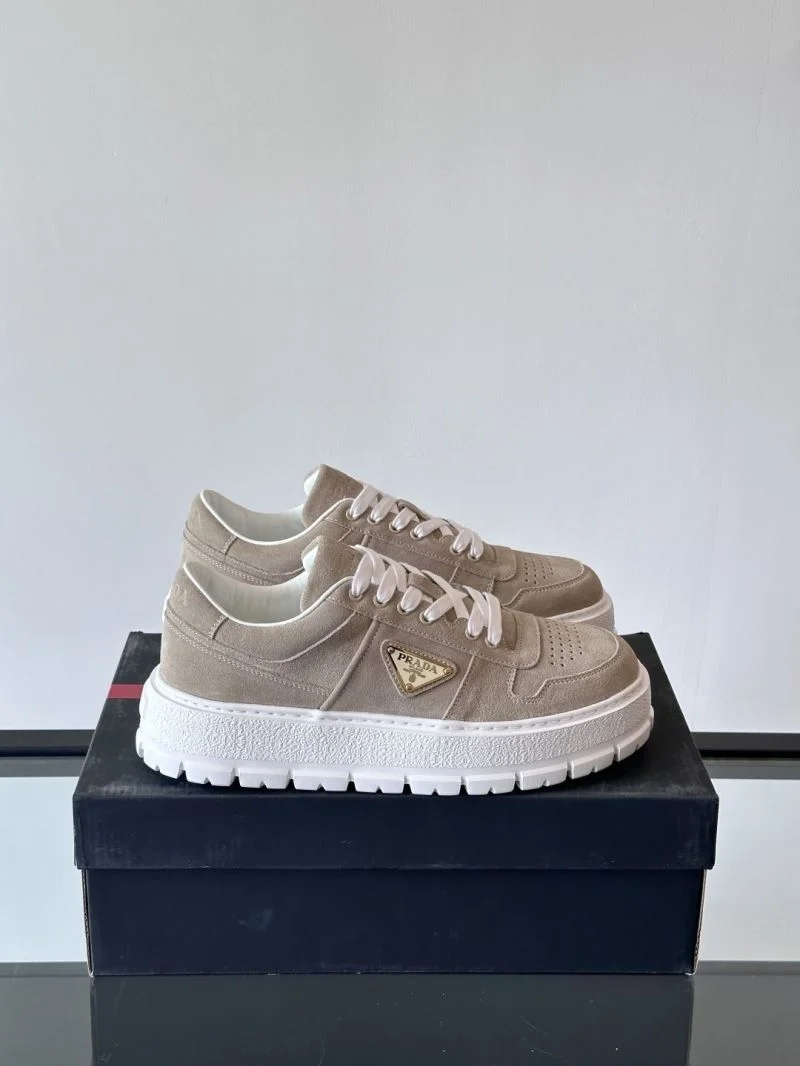 Prada Low Shoes Youthful 35316
