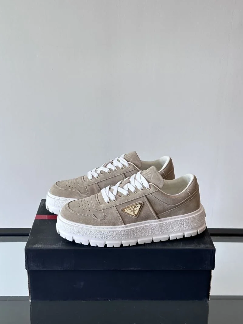Prada Low Shoes Youthful 35316