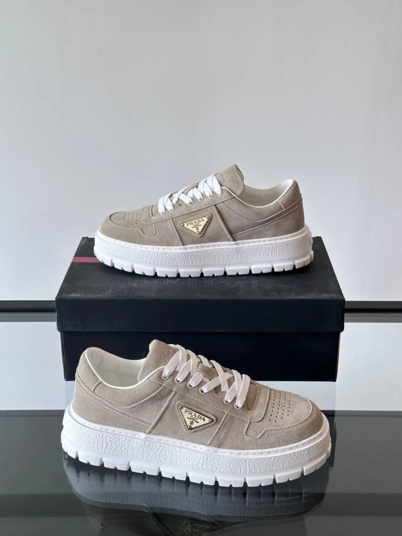 Prada Low Shoes Youthful 35316