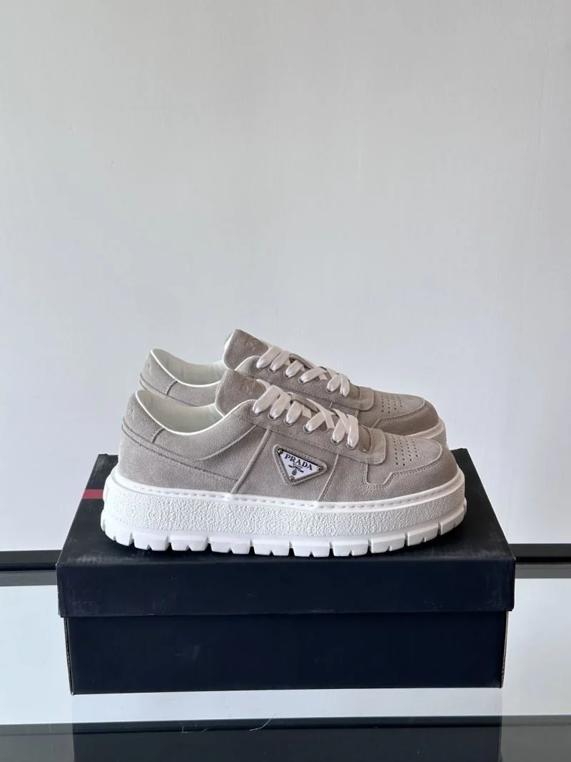 MultiPurpose Prada Low Shoes 35315