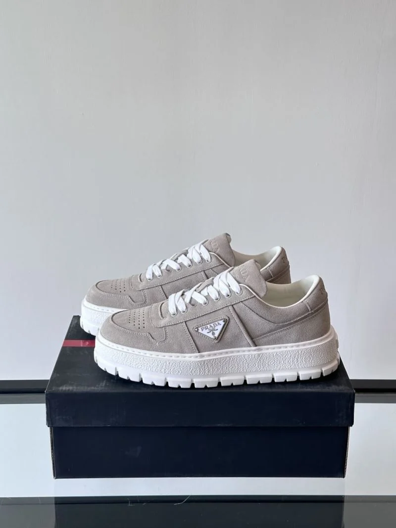 MultiPurpose Prada Low Shoes 35315