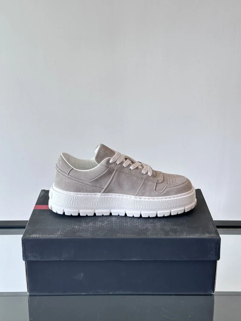 MultiPurpose Prada Low Shoes 35315