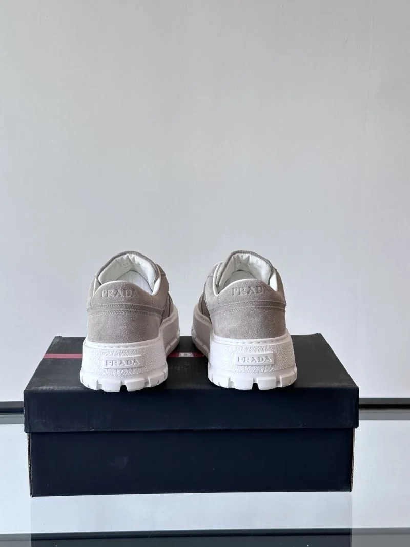 MultiPurpose Prada Low Shoes 35315
