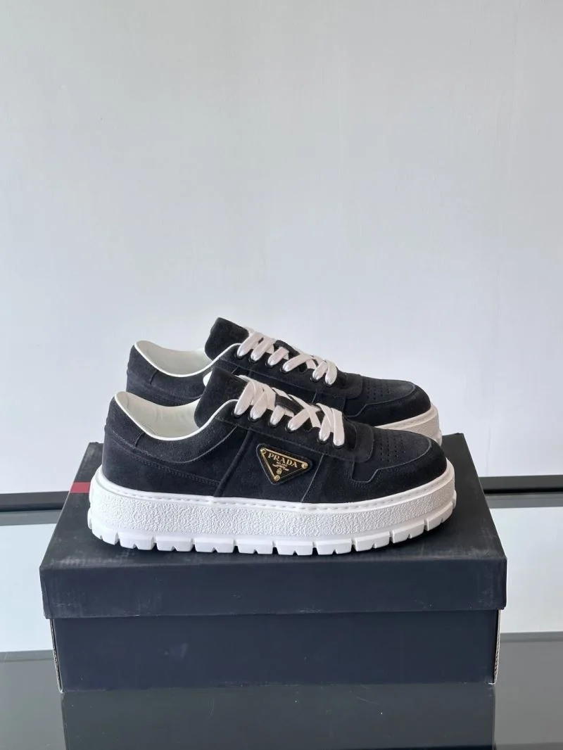 Prada Low Shoes WaterResistant 35308