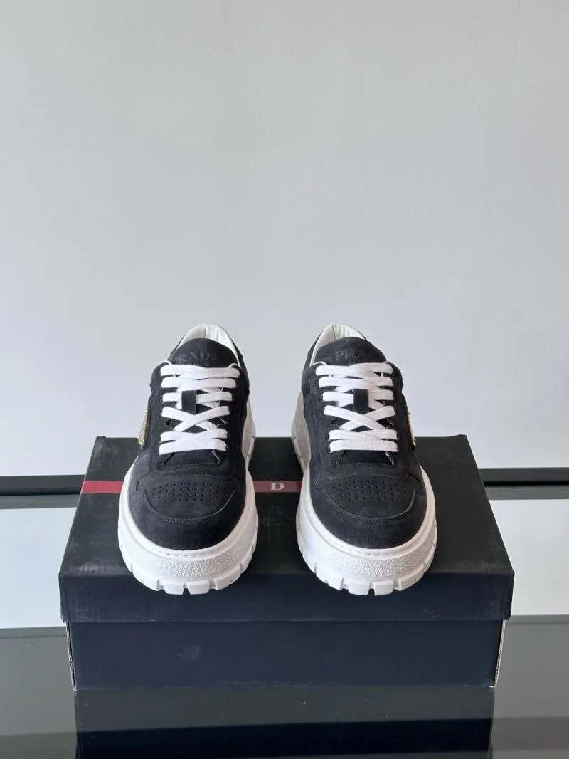 Prada Low Shoes WaterResistant 35308