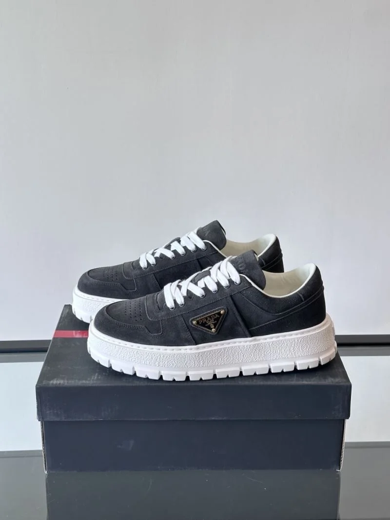 Prada Low Shoes WaterResistant 35308