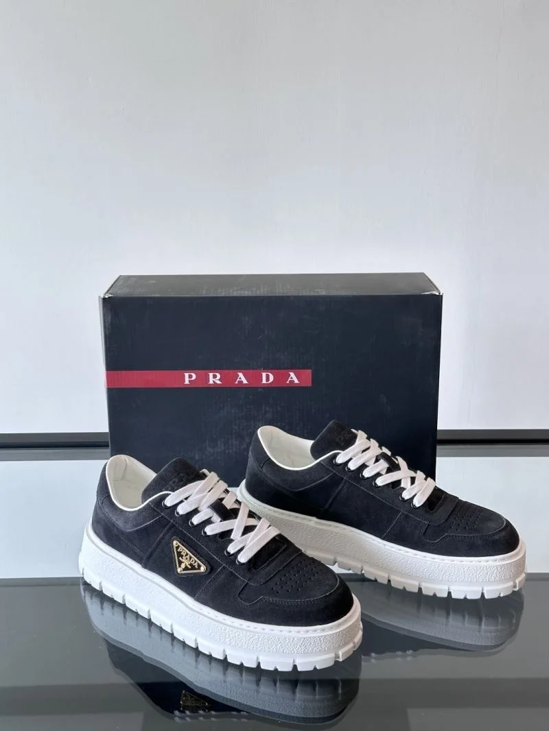 Prada Low Shoes WaterResistant 35308