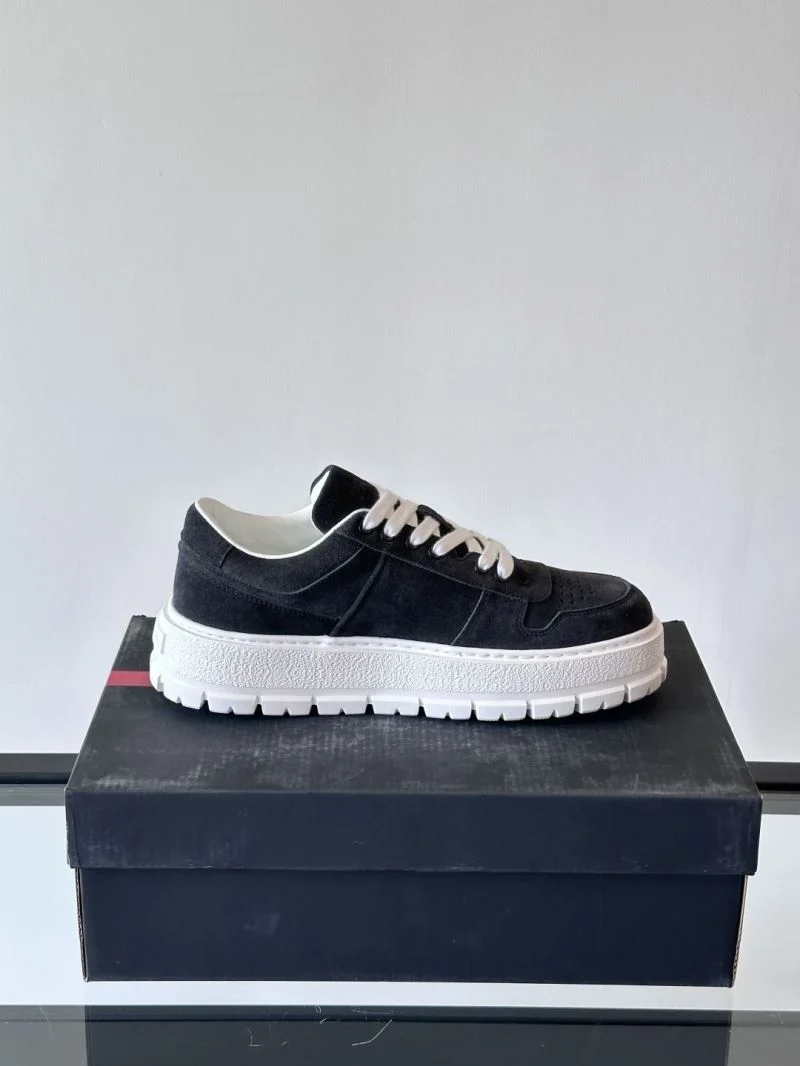 Prada Low Shoes WaterResistant 35308