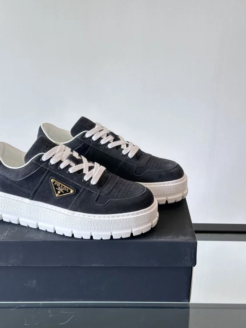 Prada Low Shoes WaterResistant 35308