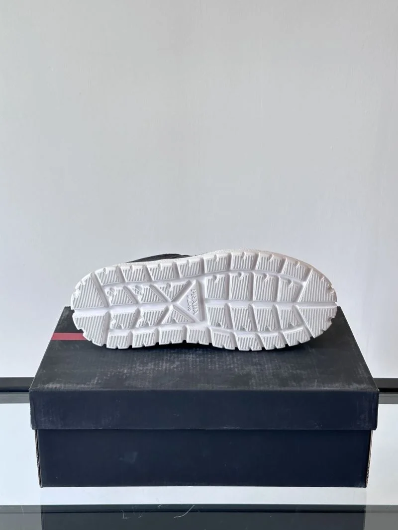 Prada Low Shoes WaterResistant 35308