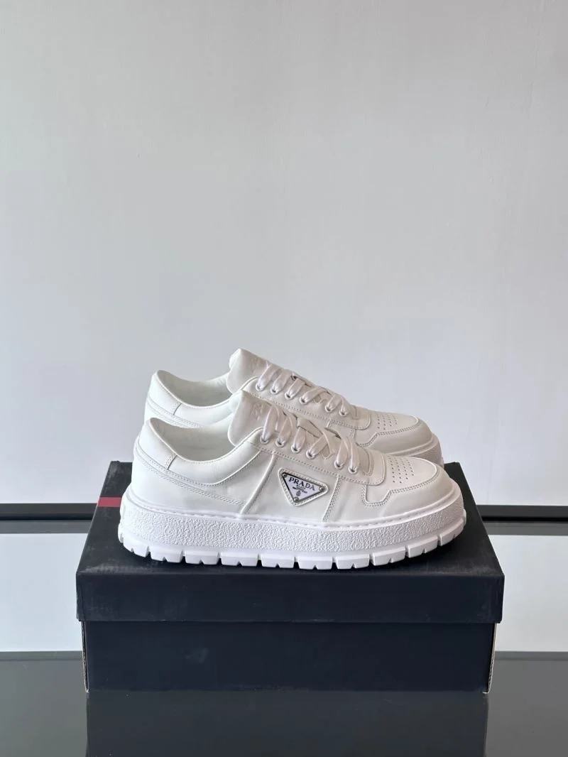 Lightweight Prada Low Shoes 35302