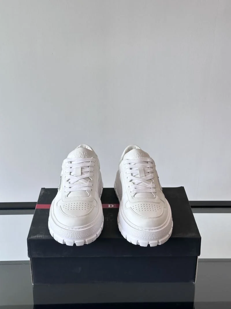 Lightweight Prada Low Shoes 35302
