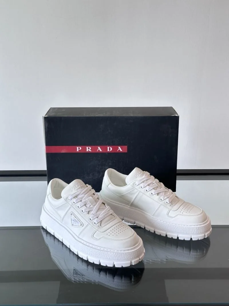 Lightweight Prada Low Shoes 35302