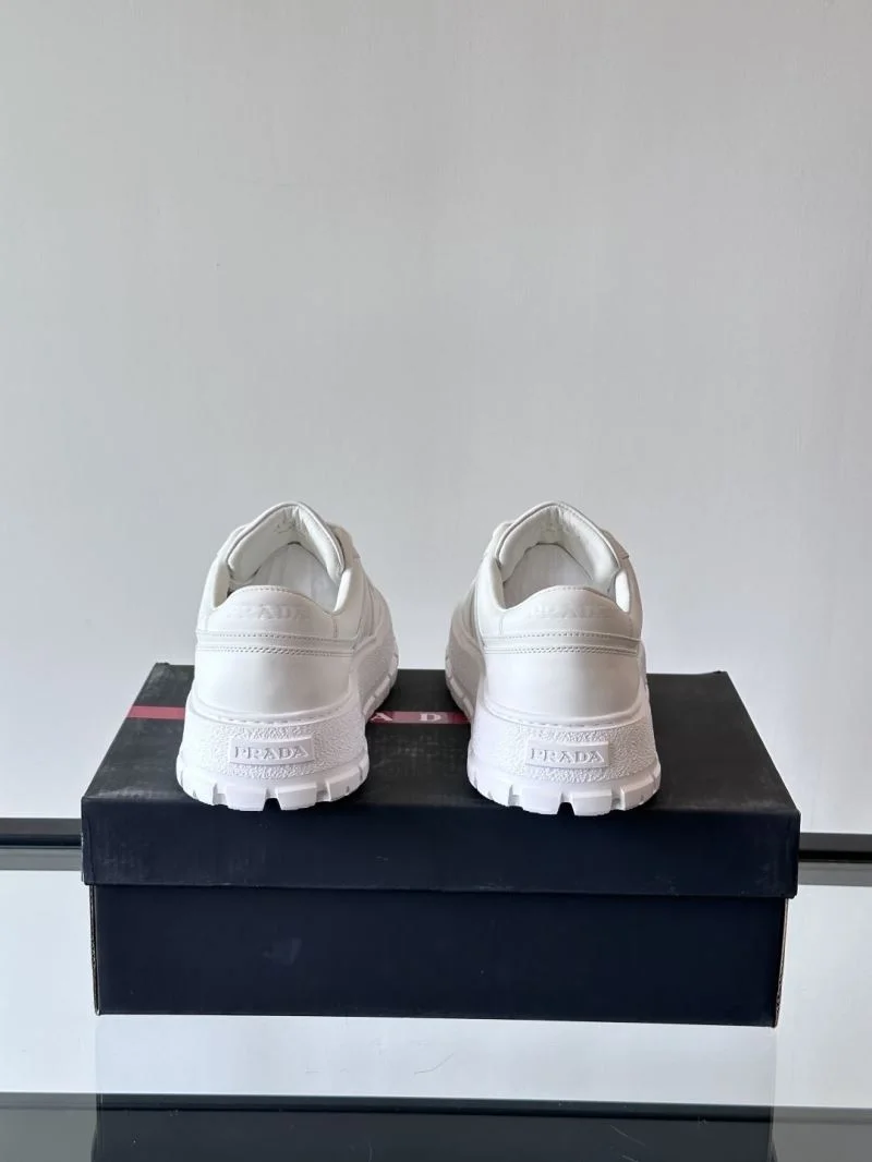 Lightweight Prada Low Shoes 35302
