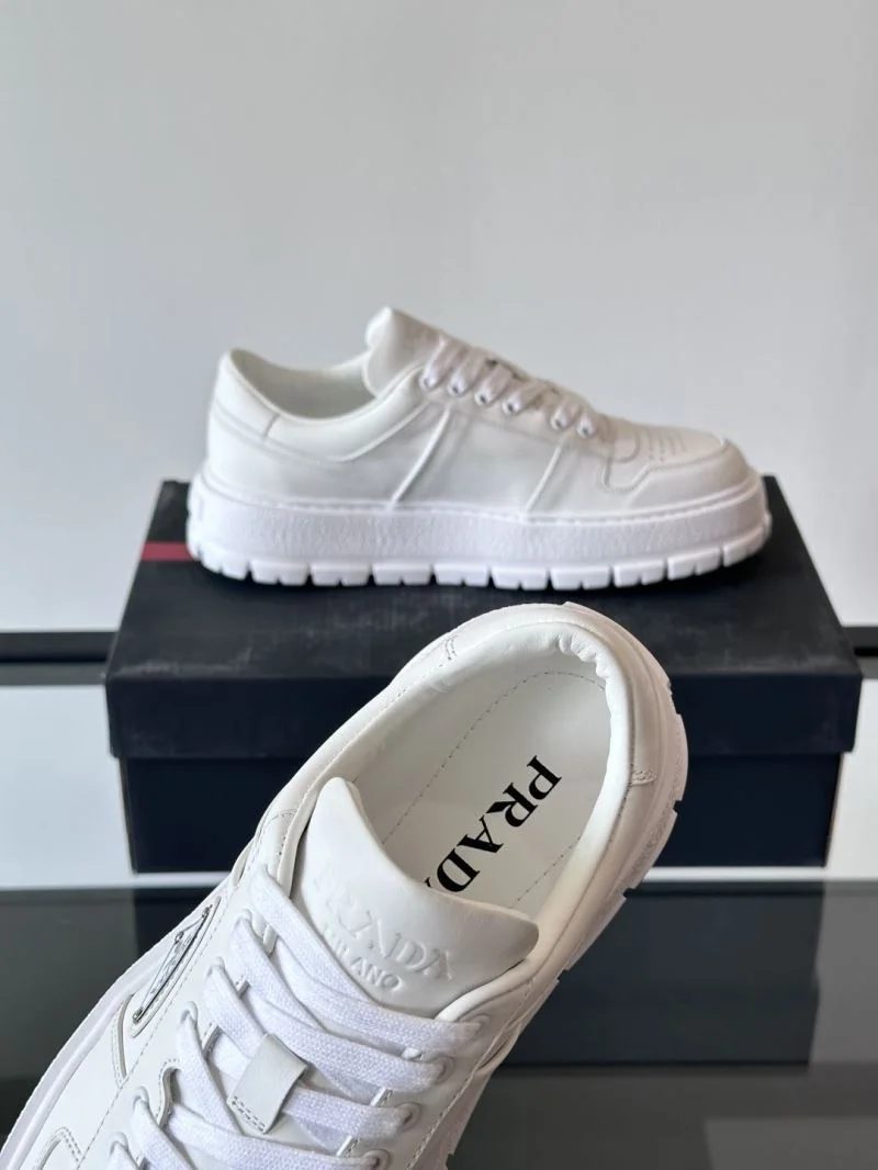 Lightweight Prada Low Shoes 35302