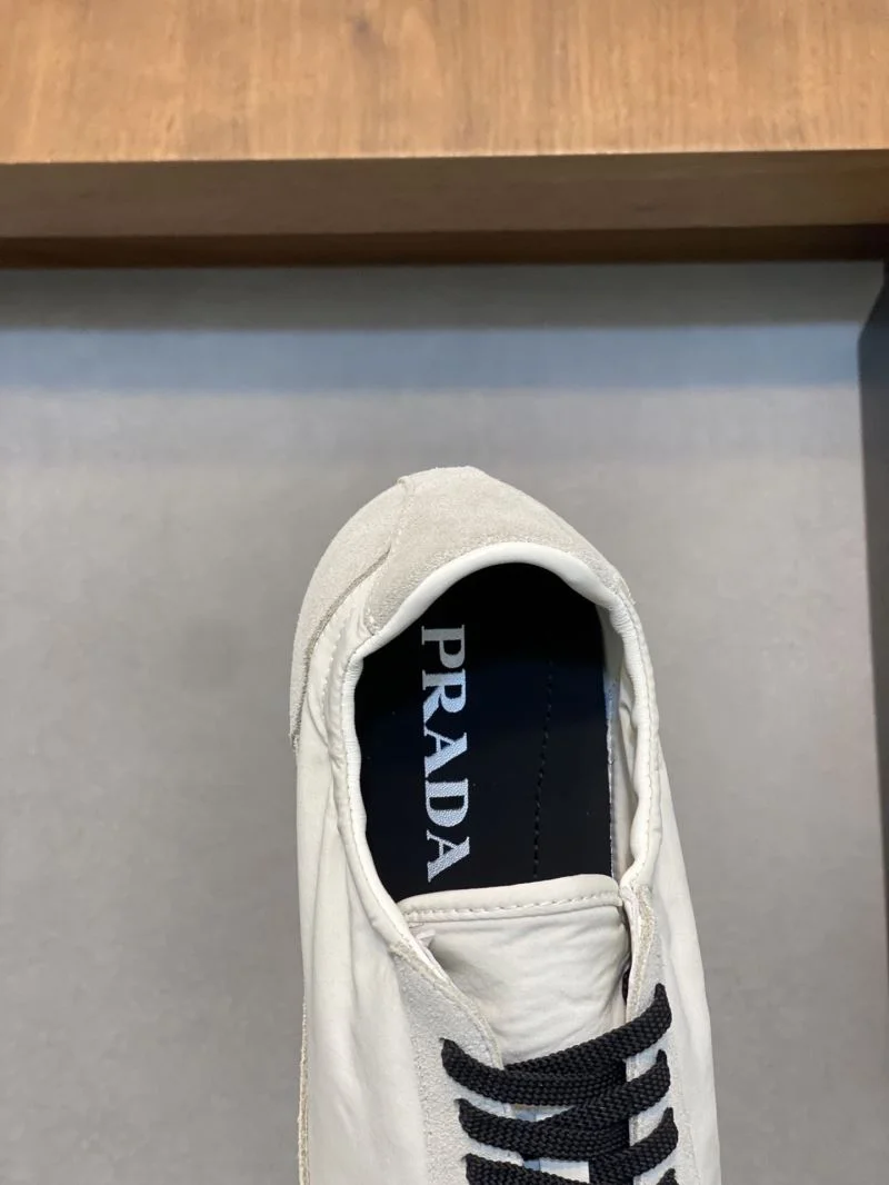 Sophisticated Prada Low Shoes 35285