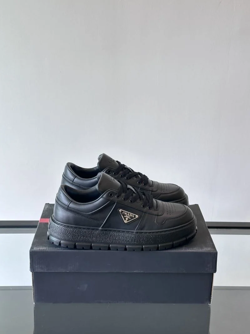 Sophisticated Prada Low Shoes 35298