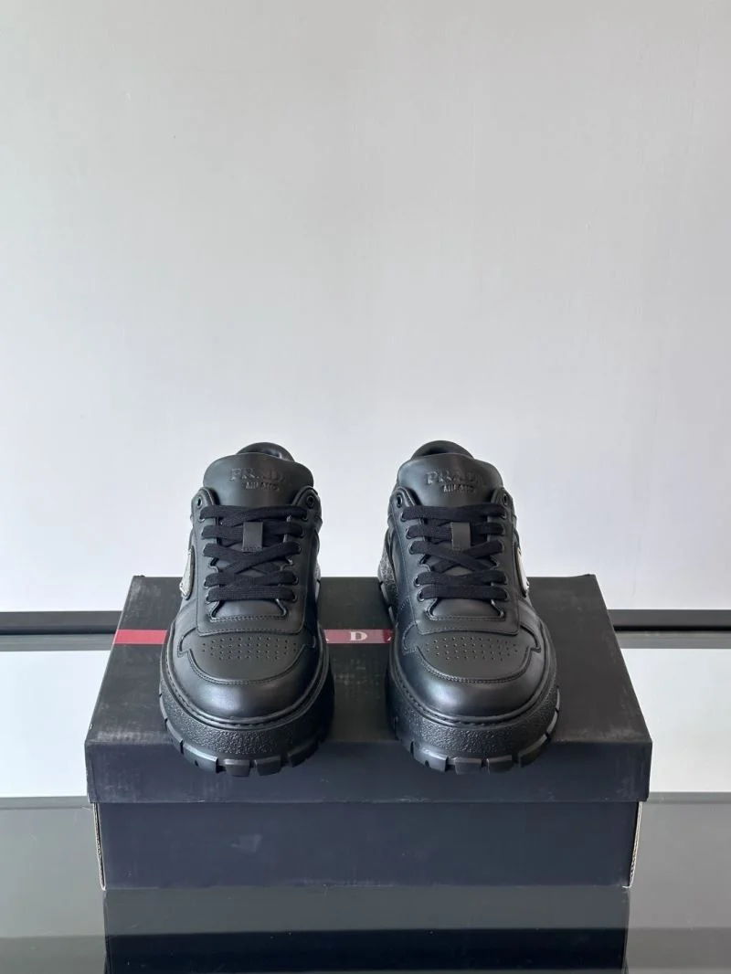 Sophisticated Prada Low Shoes 35298