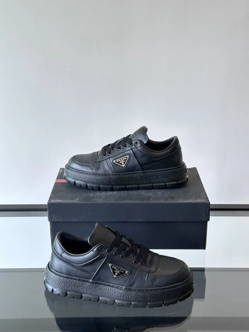 Sophisticated Prada Low Shoes 35298