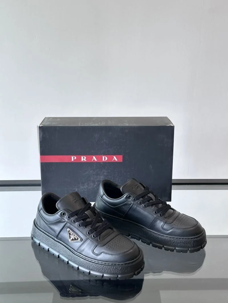 Sophisticated Prada Low Shoes 35298