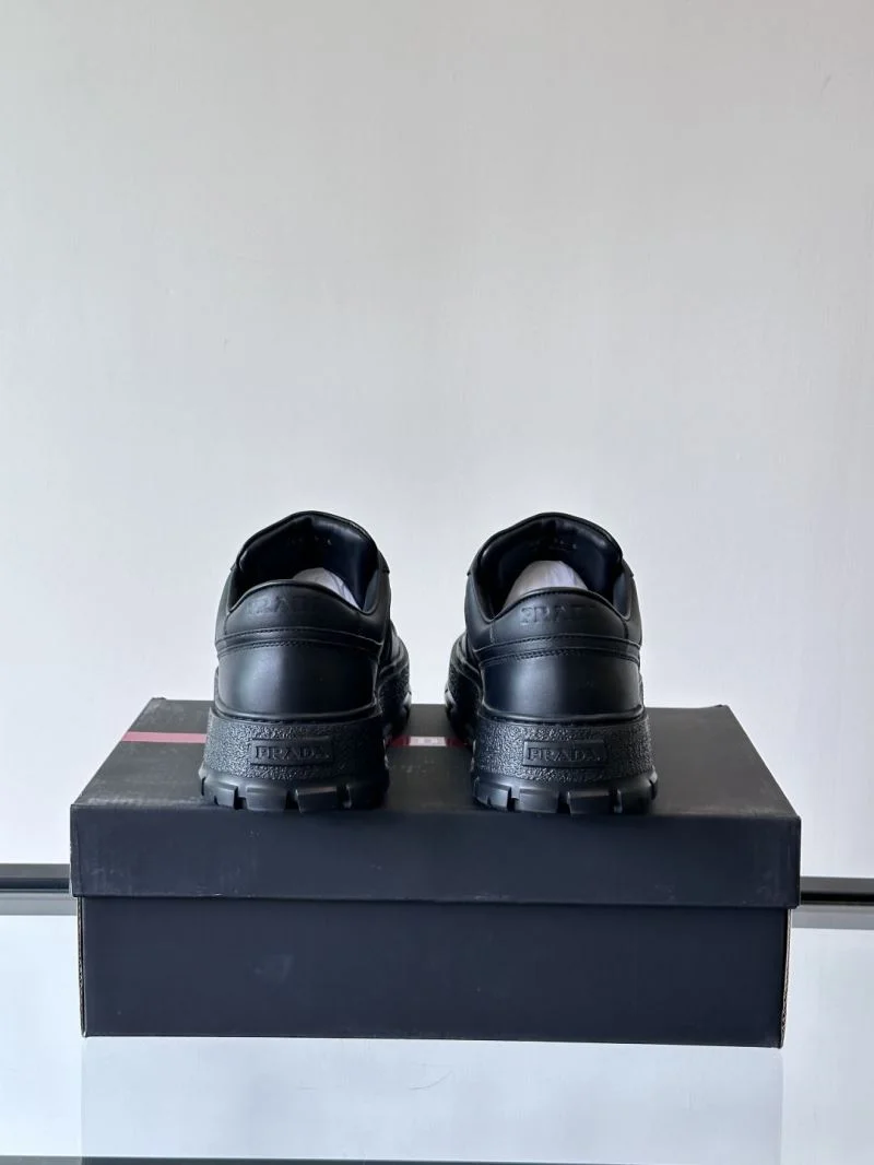 Sophisticated Prada Low Shoes 35298