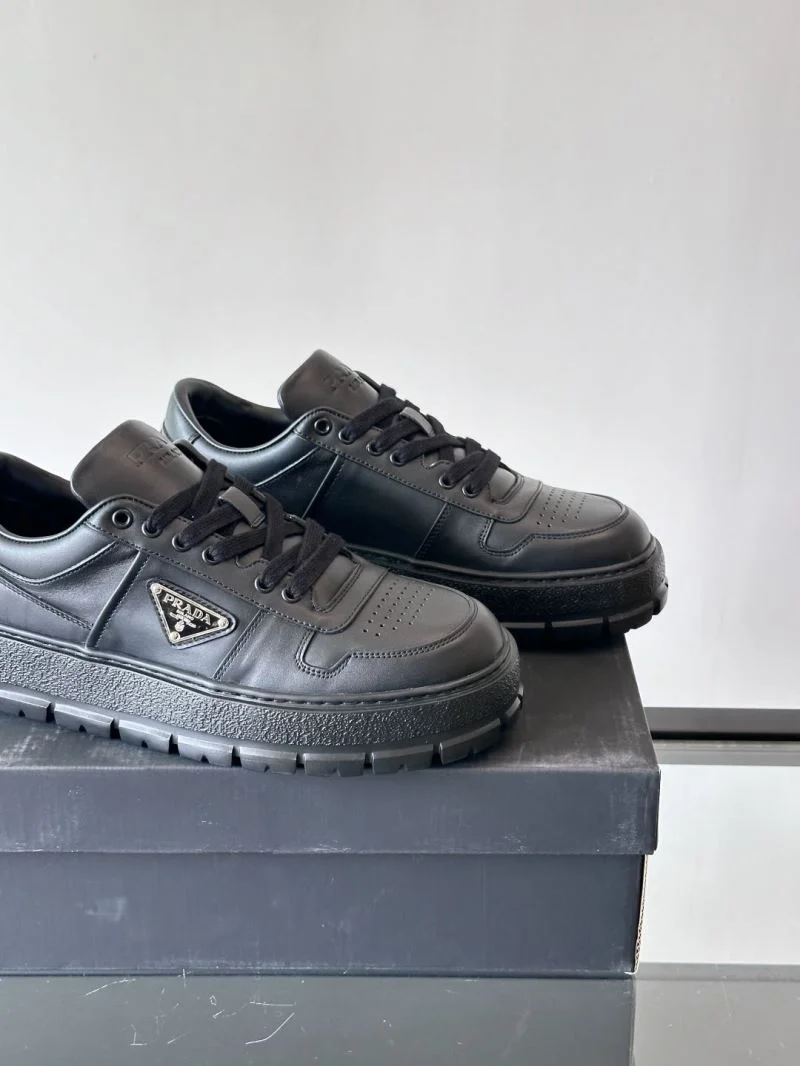 Sophisticated Prada Low Shoes 35298