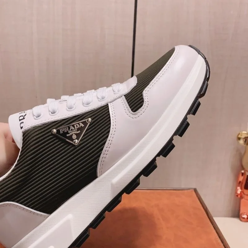 Compact Prada Low Shoes 35293