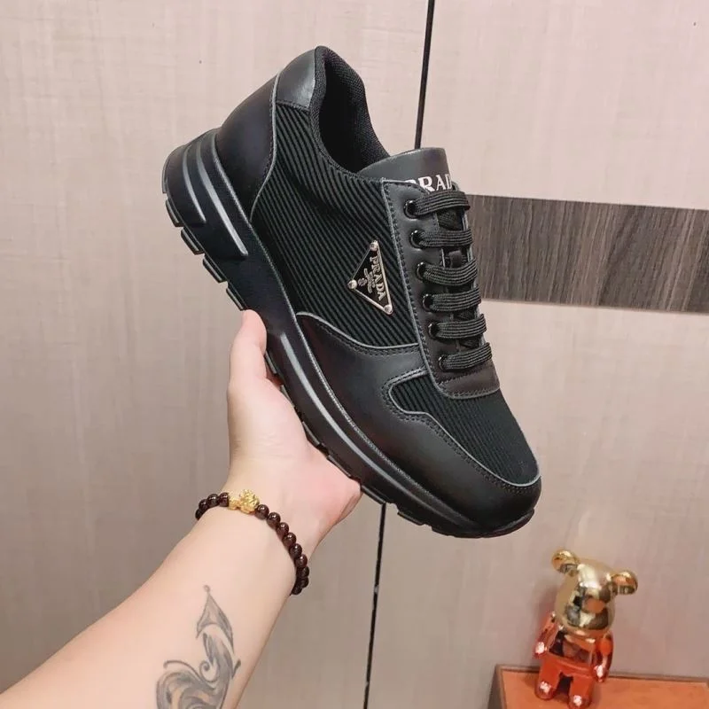 EyeCatching Prada Low Shoes 35290