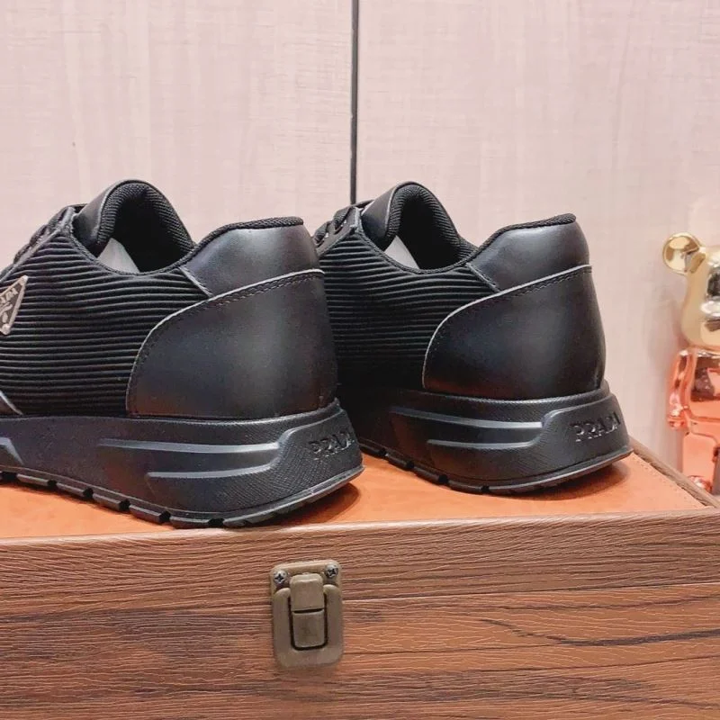 EyeCatching Prada Low Shoes 35290