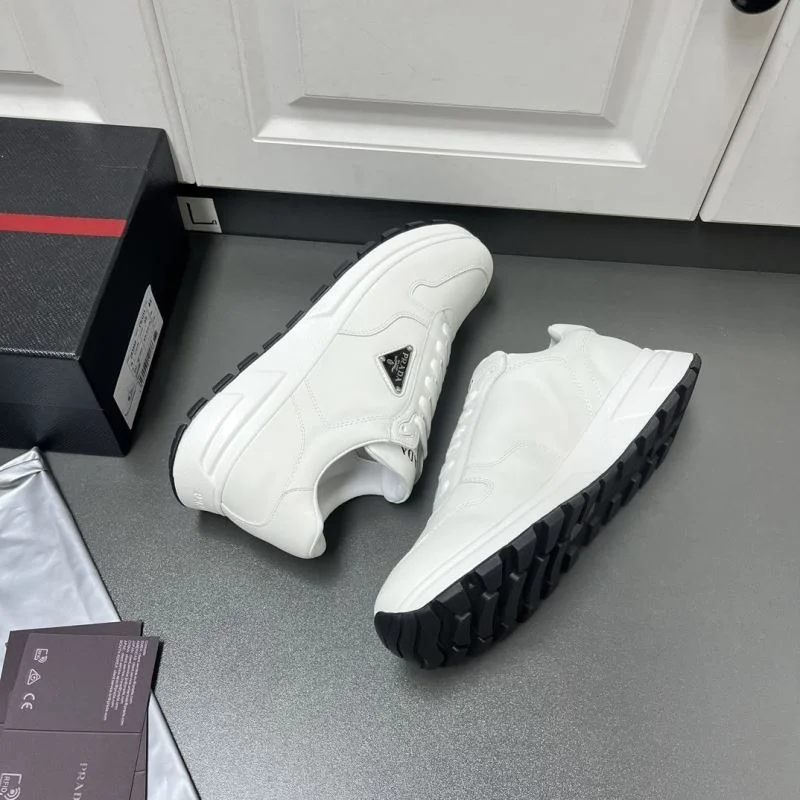 Attractive Prada Low Shoes 35268