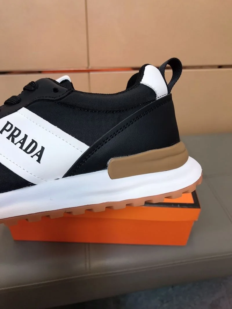 Prada Low Shoes Snug 35274